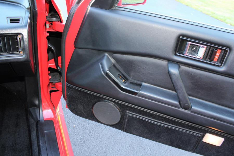 Детали интерьера Chrysler Conquest TSi 1987 года  (фото 69 из 137)